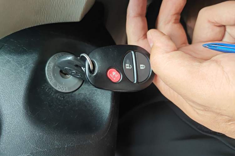 Used Toyota SIENNA 2011 3.5L Base Version Vehicle Key