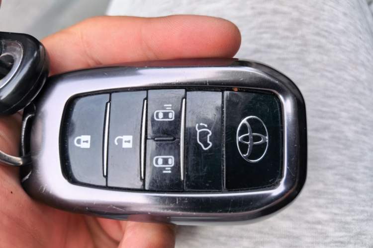 Used Toyota SIENNA  Vehicle Key