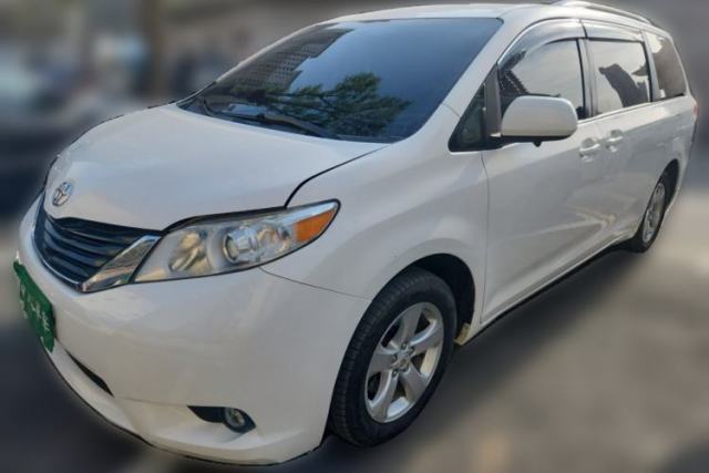 Used Toyota SIENNA 2011 2.7L Two-Wheel-Drive Automatic Trim
