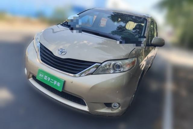 Used Toyota SIENNA 2011 2.7L Two-Wheel-Drive Automatic Trim