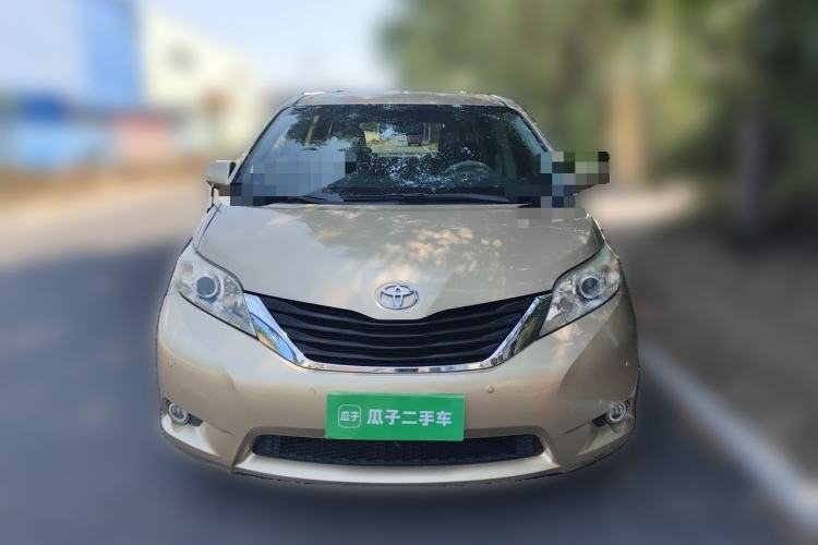 Used Toyota SIENNA 2011 2.7L Two-Wheel-Drive Automatic Trim Front