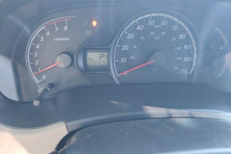 Used Toyota SIENNA 2011 2.7L Two-Wheel-Drive Automatic Trim Odometer Close Up