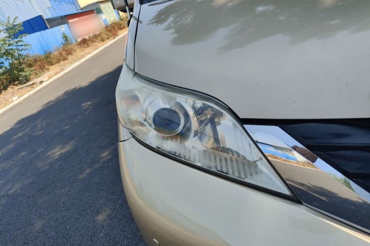 Used Toyota SIENNA 2011 2.7L Two-Wheel-Drive Automatic Trim Right Front Headlight
