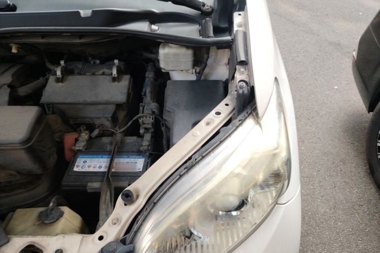 Used Toyota SIENNA  Engine Bay Left