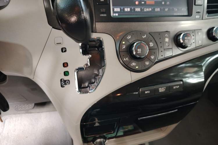 Used Toyota SIENNA  Gear Lever