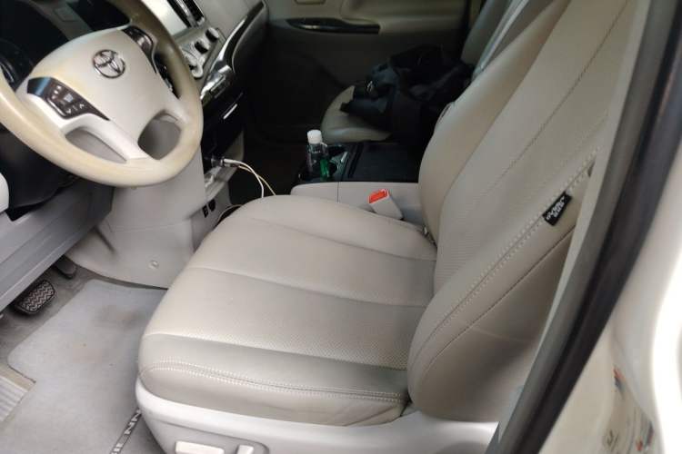 Used Toyota SIENNA  Left Front Seat
