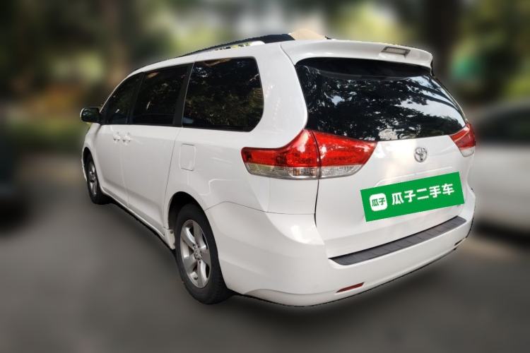 Used Toyota SIENNA  Rear Left 45 Deg
