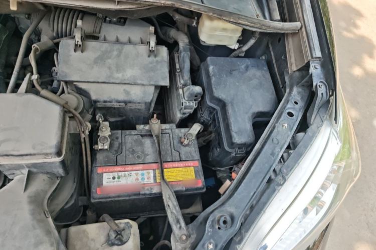 Used Toyota SIENNA  Engine Bay Left