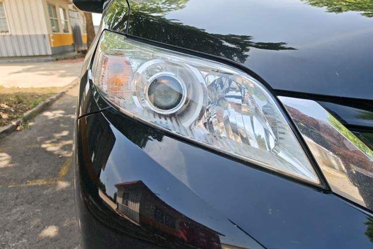 Used Toyota SIENNA  Right Front Headlight