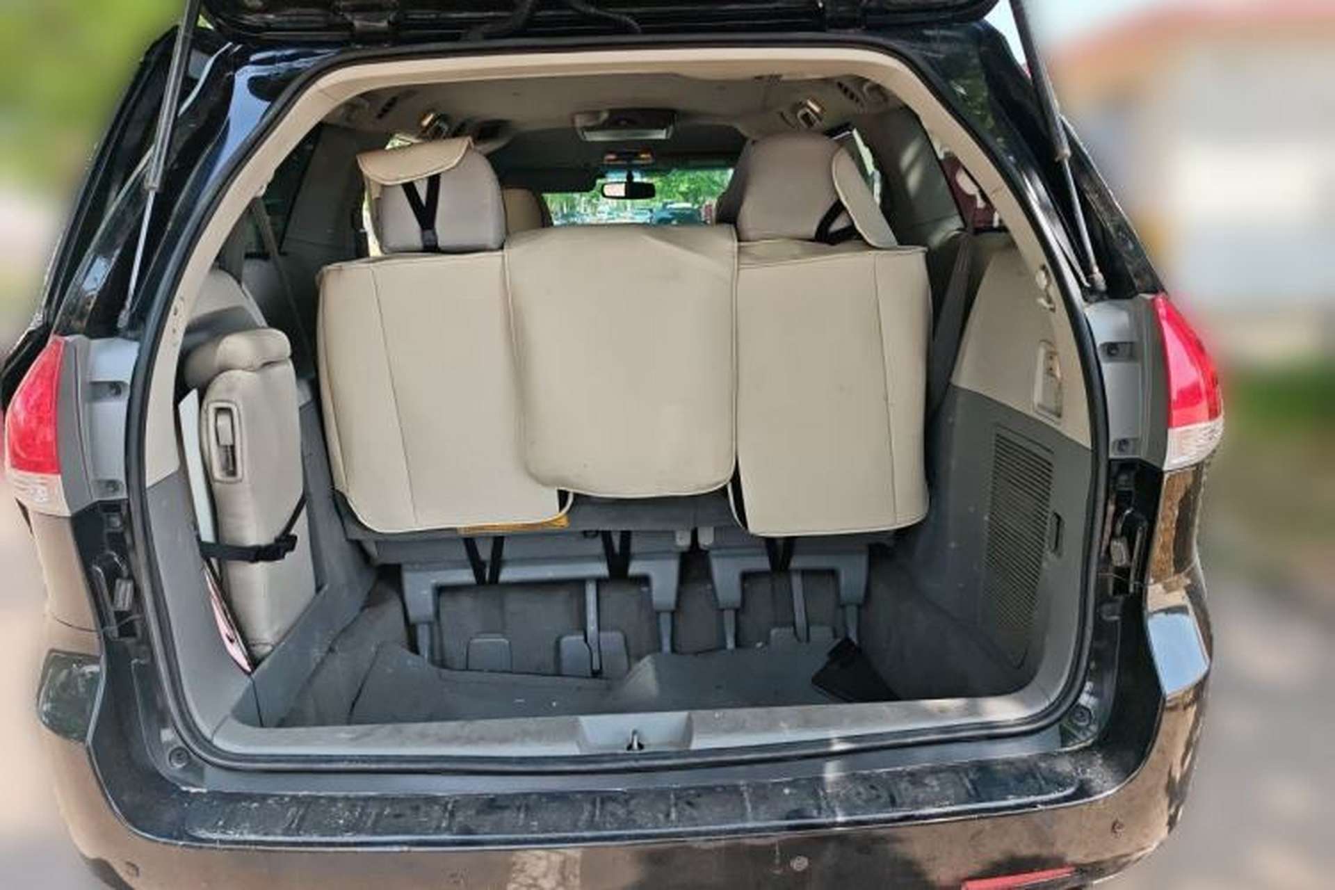 Used Toyota SIENNA  Trunk