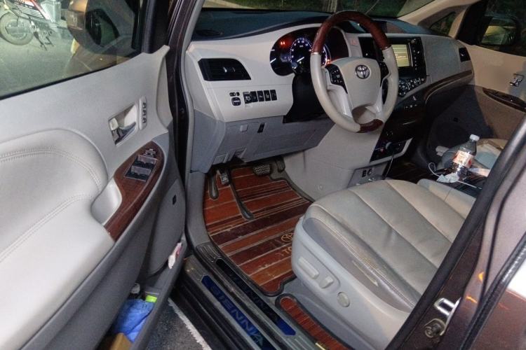Used Toyota SIENNA 2013 3.5L Four-Wheel Drive Parallel Import Driver Seat