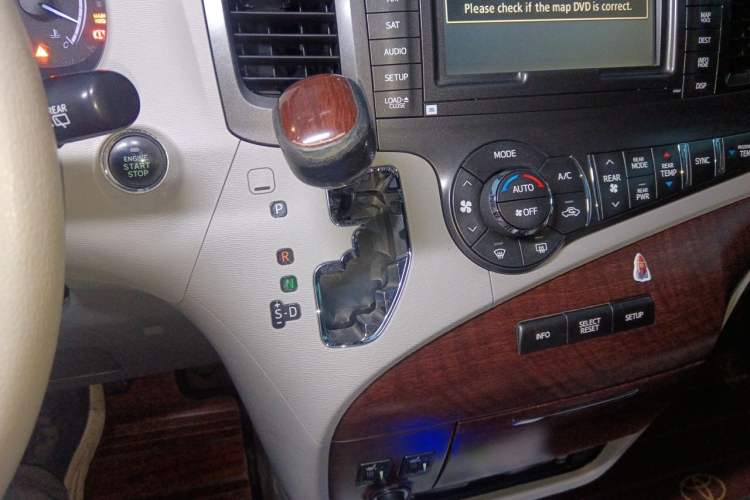 Used Toyota SIENNA 2013 3.5L Four-Wheel Drive Parallel Import Gear Lever