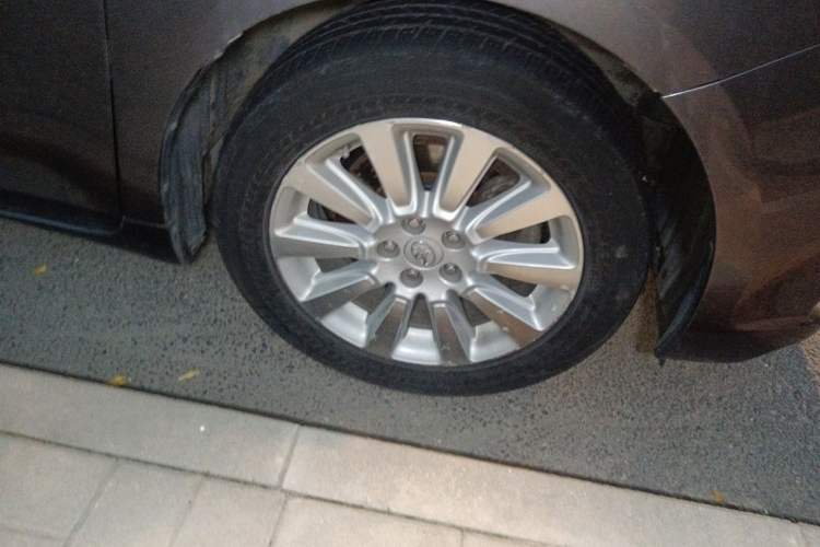 Used Toyota SIENNA 2013 3.5L Four-Wheel Drive Parallel Import Right Front Wheel Hub
