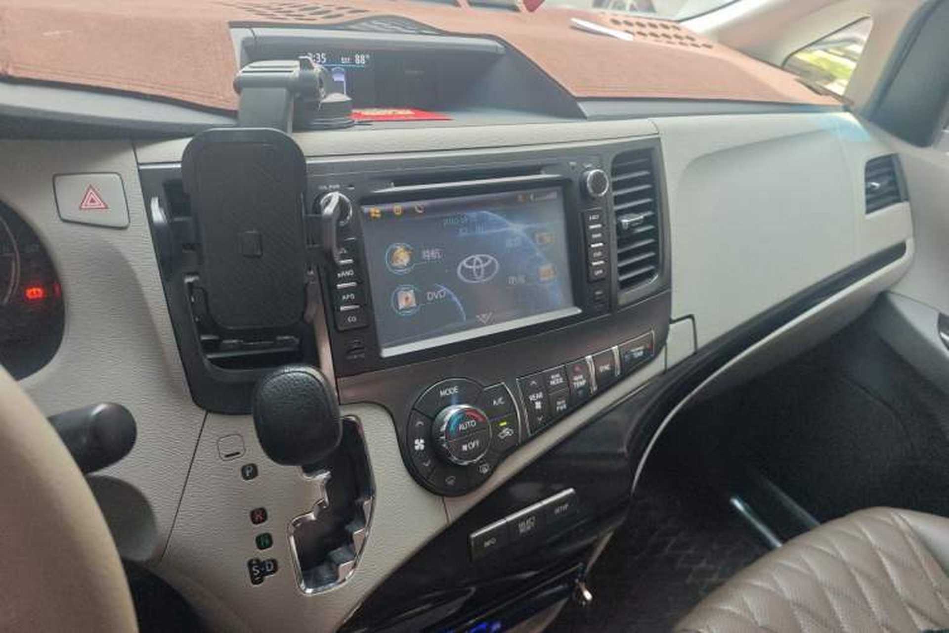 Used Toyota SIENNA  Audio And AC Panel