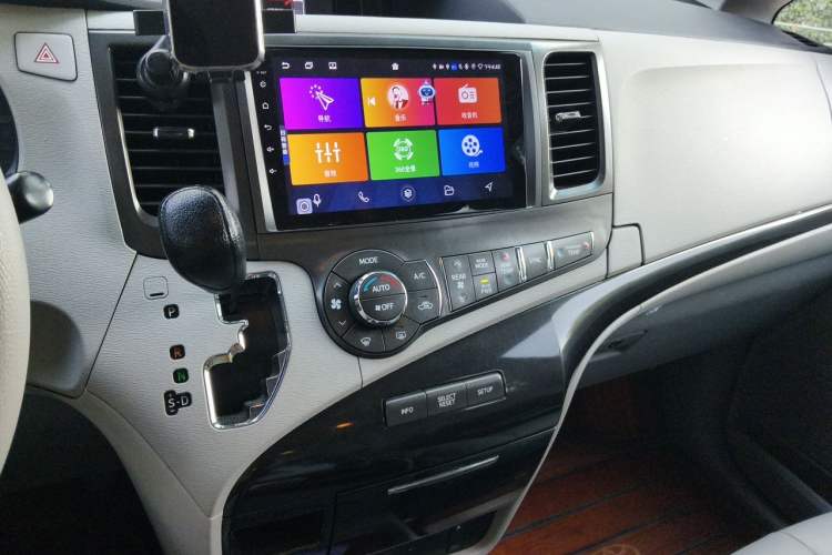Used Toyota SIENNA  Audio And AC Panel