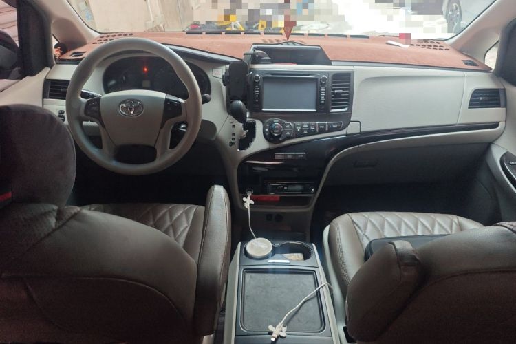 Used Toyota SIENNA  Center Console