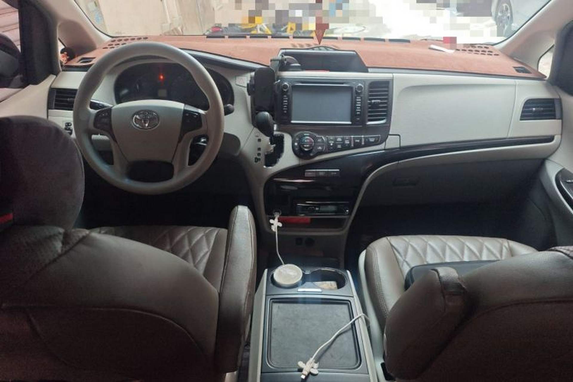 Used Toyota SIENNA  Center Console