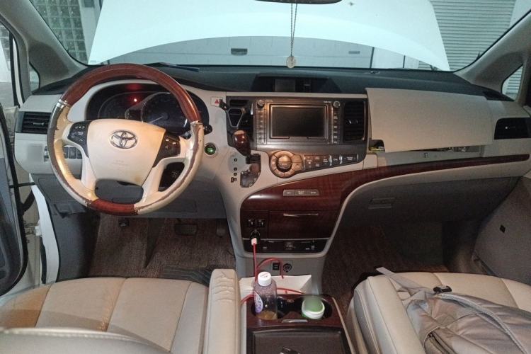 Used Toyota SIENNA 2013 3.5L Four-Wheel Drive Parallel Import Center Console