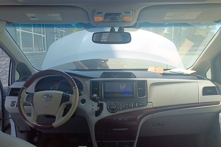 Used Toyota SIENNA  Center Console