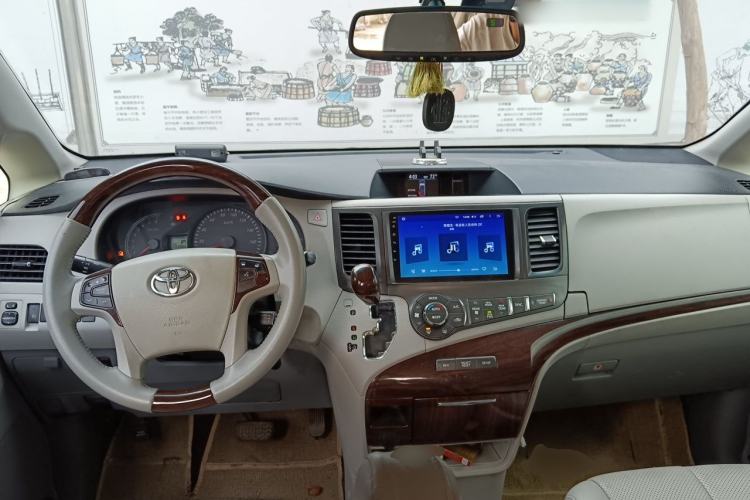 Used Toyota SIENNA  Center Console