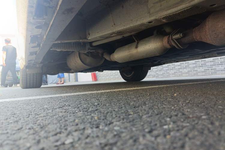 Used Toyota SIENNA  Chassis Front Right