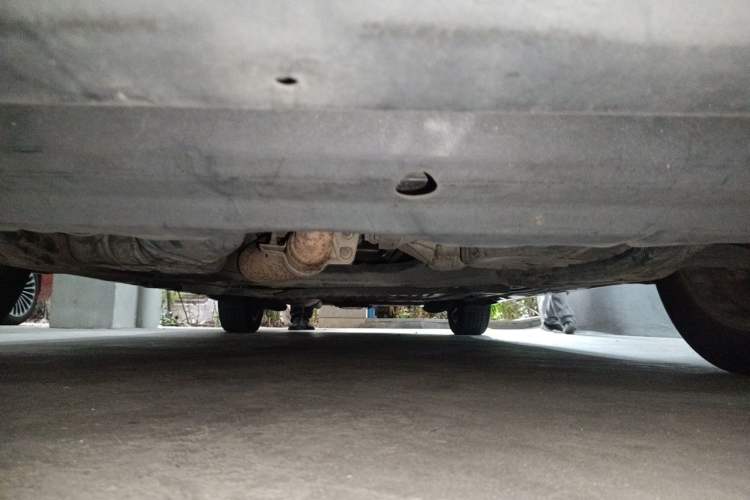 Used Toyota SIENNA 2013 3.5L Four-Wheel Drive Parallel Import Chassis Rear