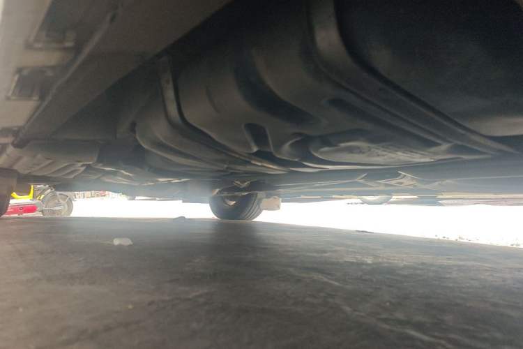 Used Toyota SIENNA  Chassis Rear Left