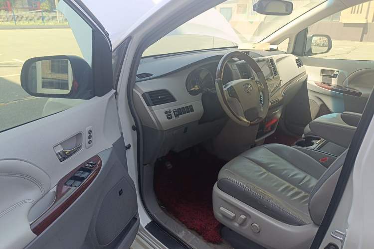 Used Toyota SIENNA  Driver Seat