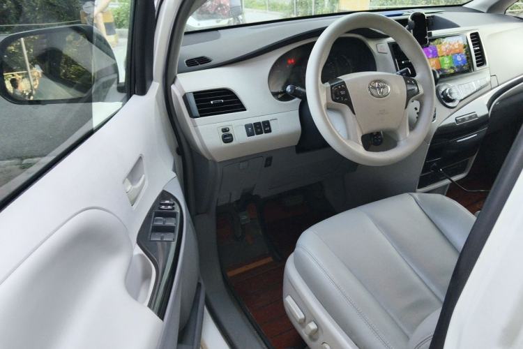 Used Toyota SIENNA  Driver Seat
