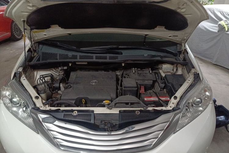 Used Toyota SIENNA 2013 3.5L Four-Wheel Drive Parallel Import Engine Bay