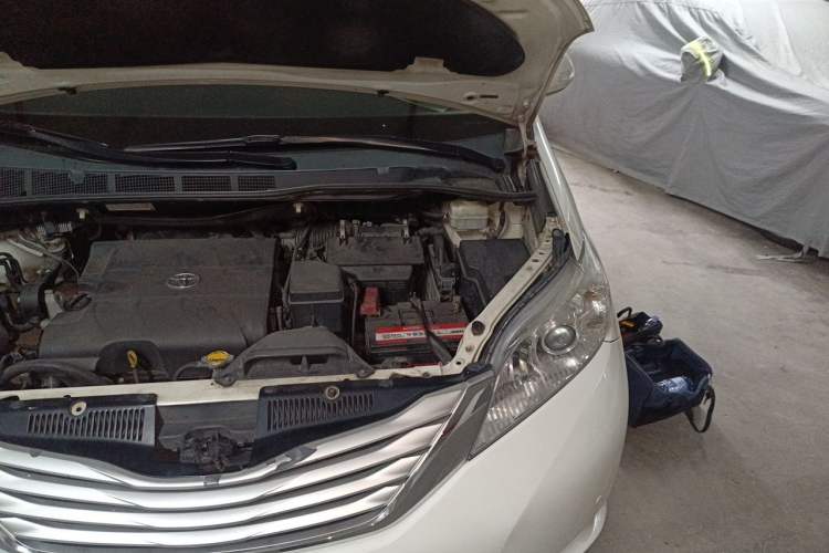 Used Toyota SIENNA 2013 3.5L Four-Wheel Drive Parallel Import Engine Bay Left