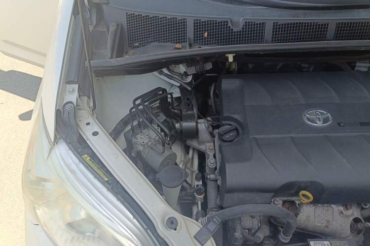 Used Toyota SIENNA  Engine Bay Right