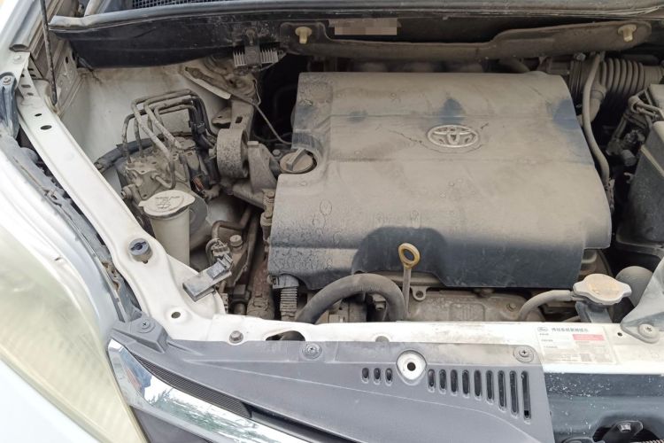 Used Toyota SIENNA  Engine Bay Right
