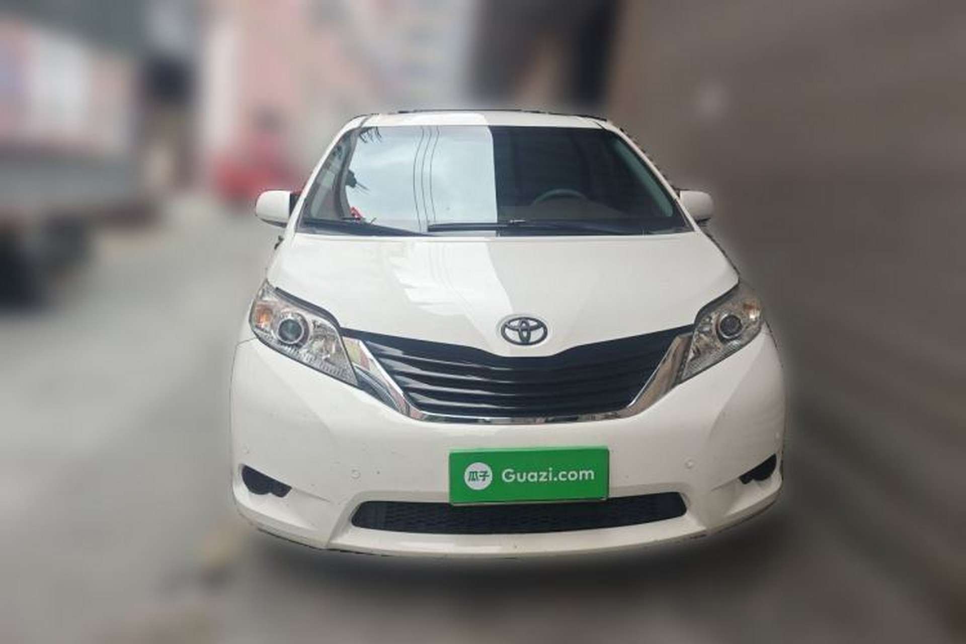 Used Toyota SIENNA  Front