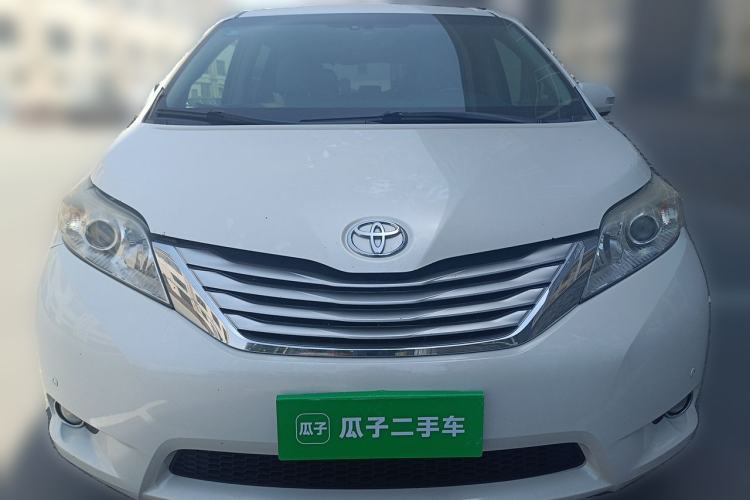 Used Toyota SIENNA  Front