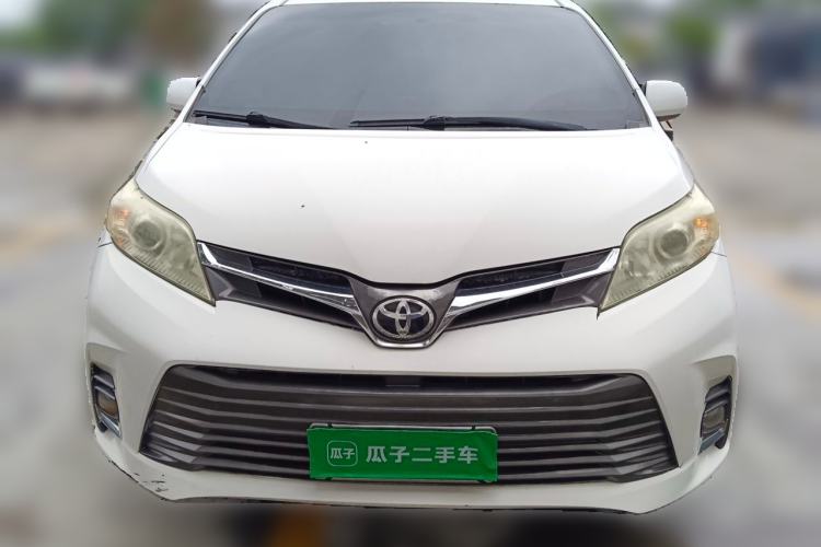 Used Toyota SIENNA  Front