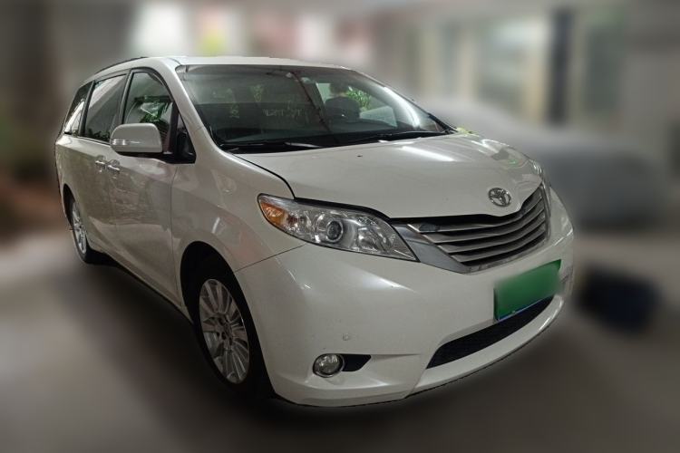 Used Toyota SIENNA 2013 3.5L Four-Wheel Drive Parallel Import Front Right 45 Deg