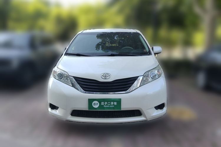 Used Toyota SIENNA  Front