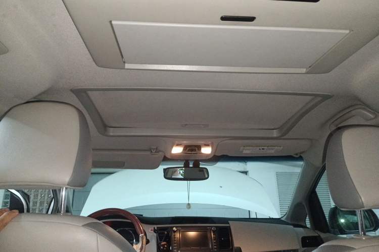Used Toyota SIENNA 2013 3.5L Four-Wheel Drive Parallel Import Headliner