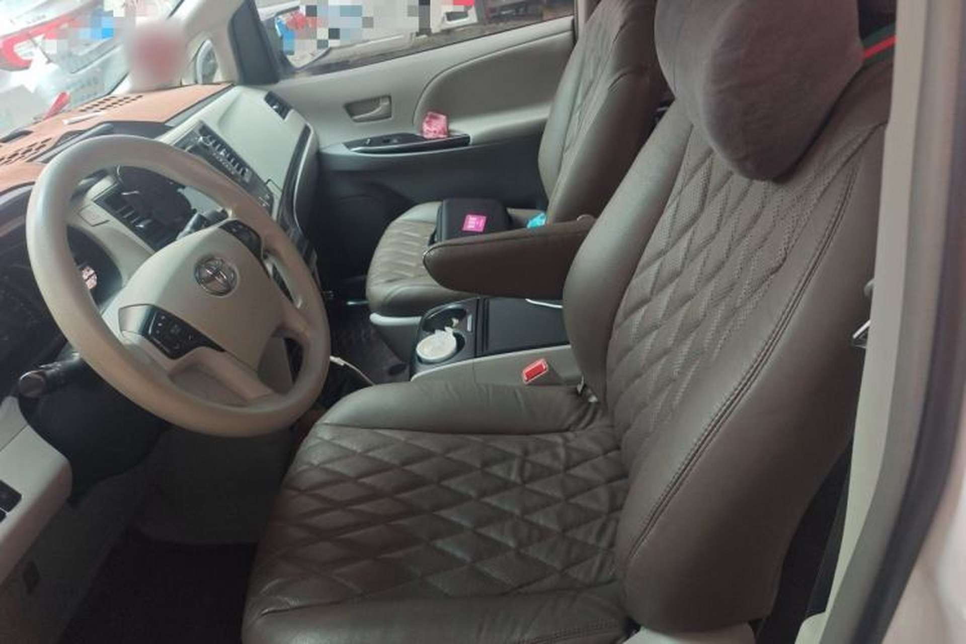 Used Toyota SIENNA  Left Front Seat