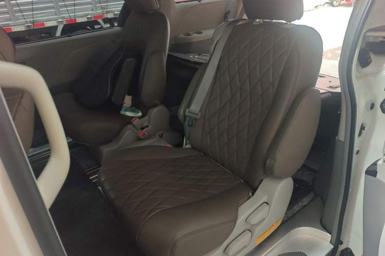 Used Toyota SIENNA  Left Rear Seat