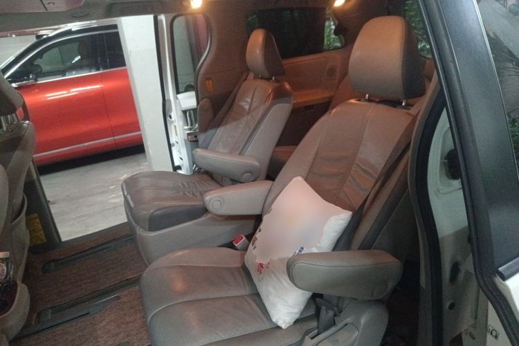 Used Toyota SIENNA 2013 3.5L Four-Wheel Drive Parallel Import Left Rear Seat