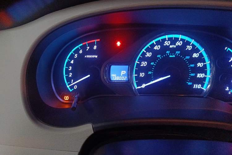 Used Toyota SIENNA 2013 3.5L Four-Wheel Drive Parallel Import Odometer Close Up