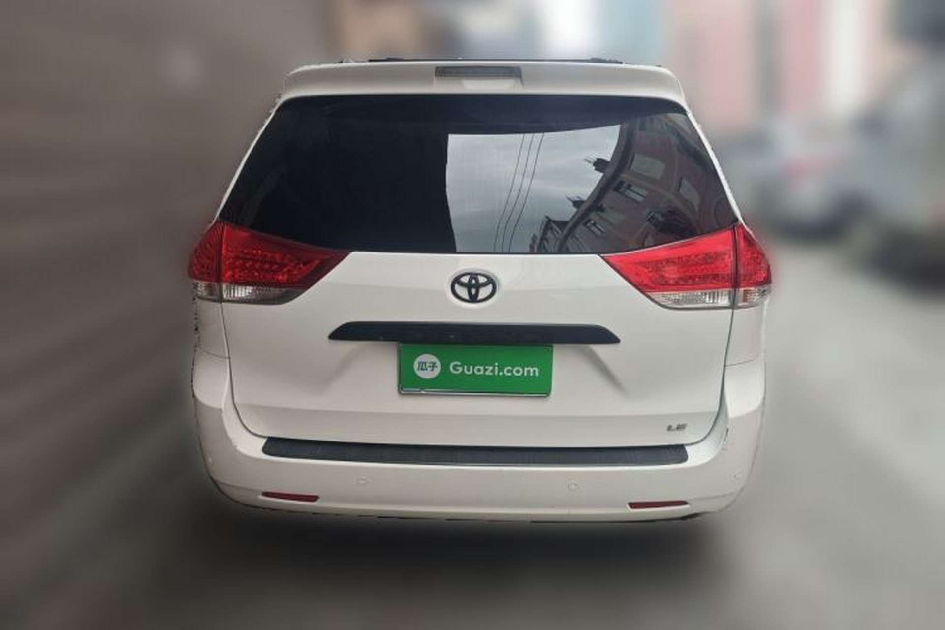 Used Toyota SIENNA  Rear