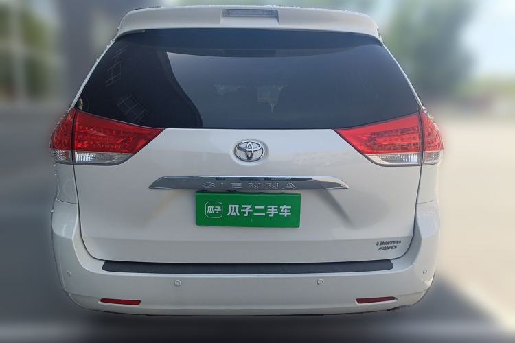 Used Toyota SIENNA  Rear