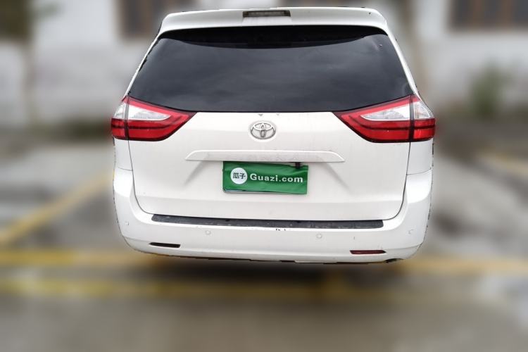 Used Toyota SIENNA  Rear
