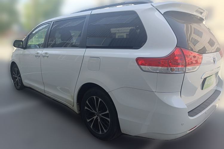 Used Toyota SIENNA  Rear Left 45 Deg