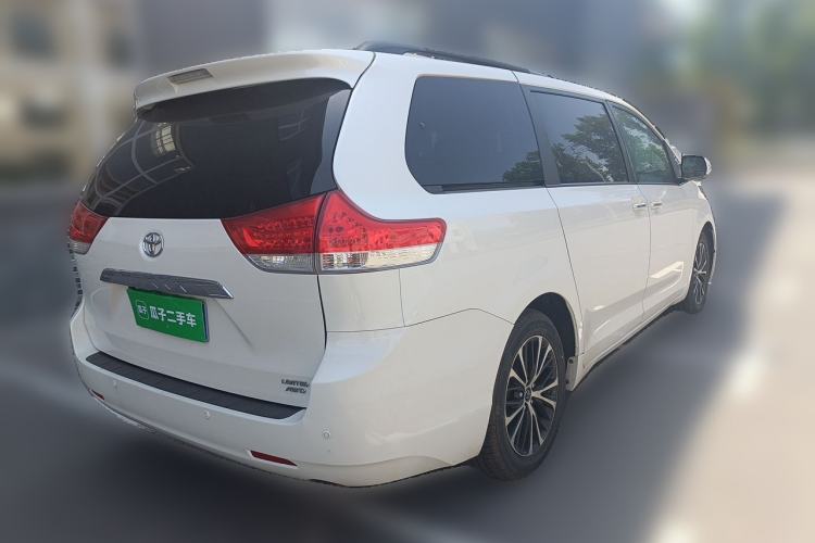 Used Toyota SIENNA  Rear Right 45 Deg