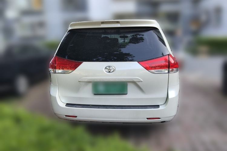 Used Toyota SIENNA  Rear