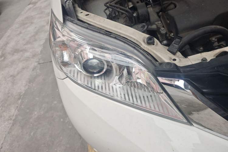 Used Toyota SIENNA  Right Front Headlight